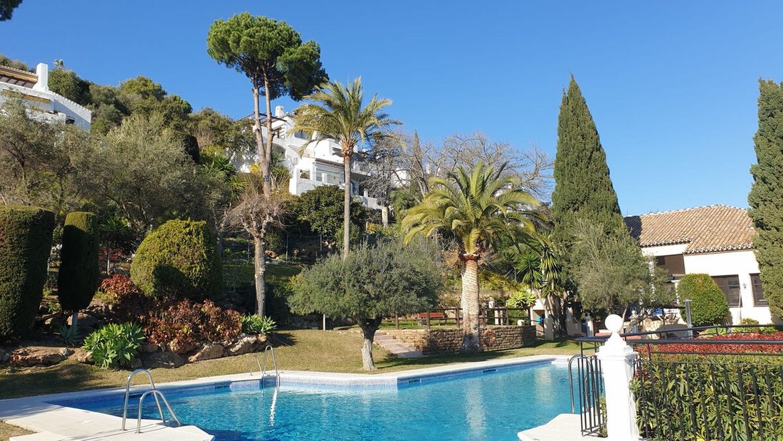 Apartment in Benahavis, Andalusia, Spain 1 - 19137402
