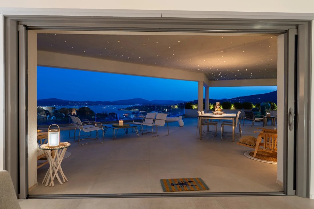 Villa in Ville-Les Saquedes-Le Bouillonnet, Sainte-Maxime, Frankreich 2 - 19137672