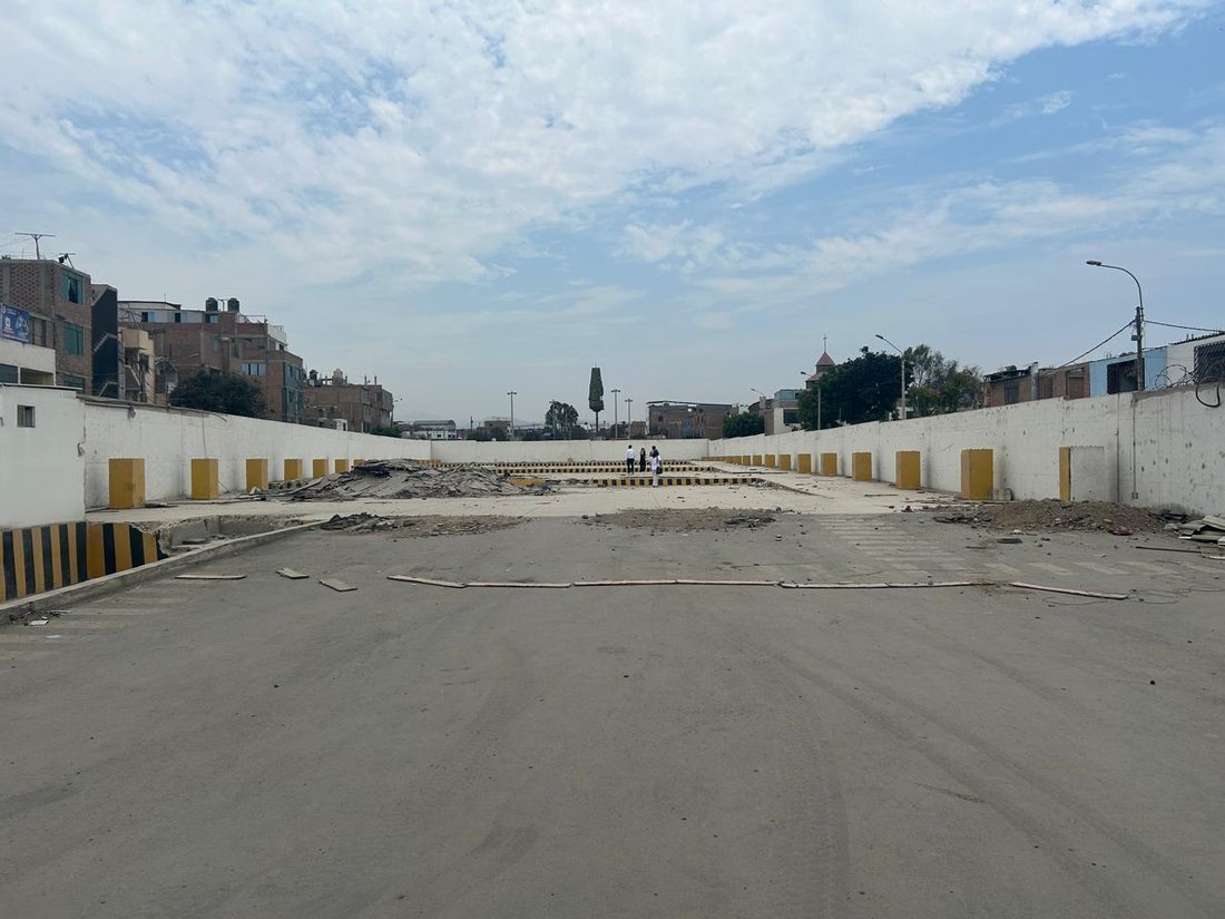 Land in Lima, Callao Region, Peru 1 - 19137560
