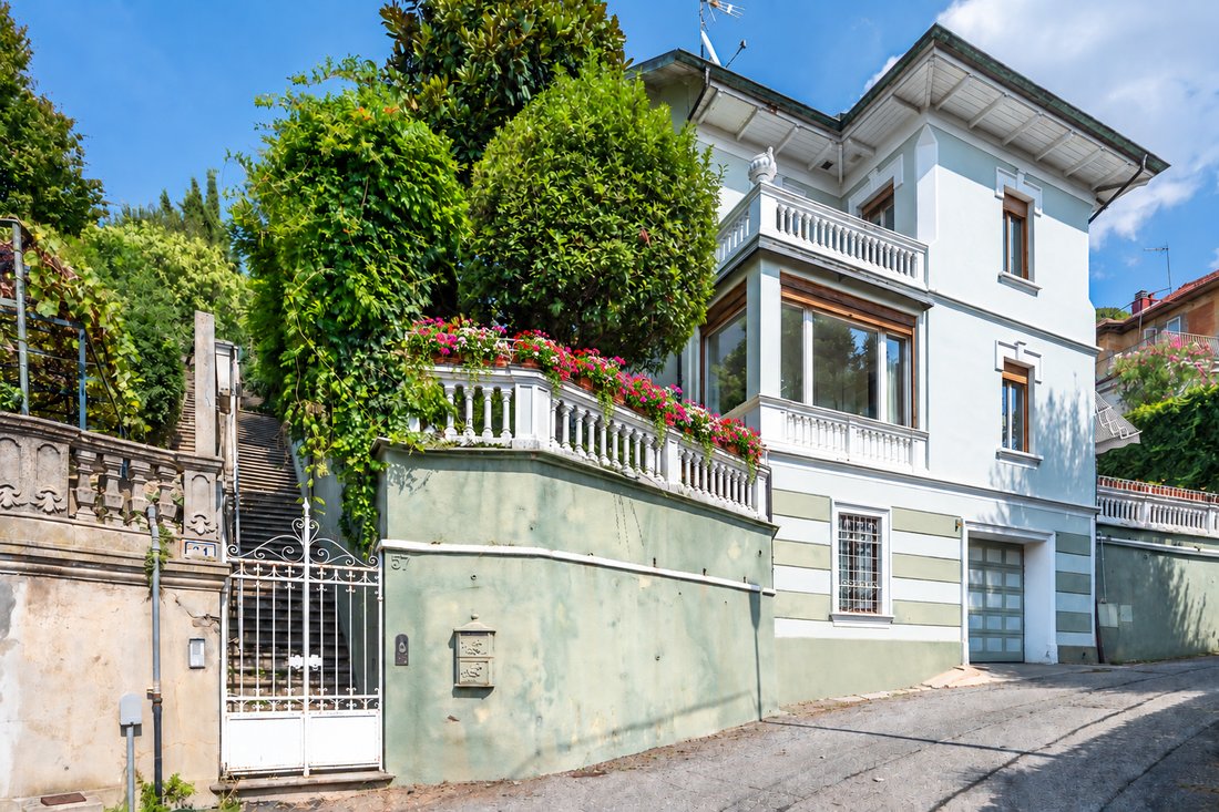 Villa in Cavoretto, Turin, Italy 1 - 19137544