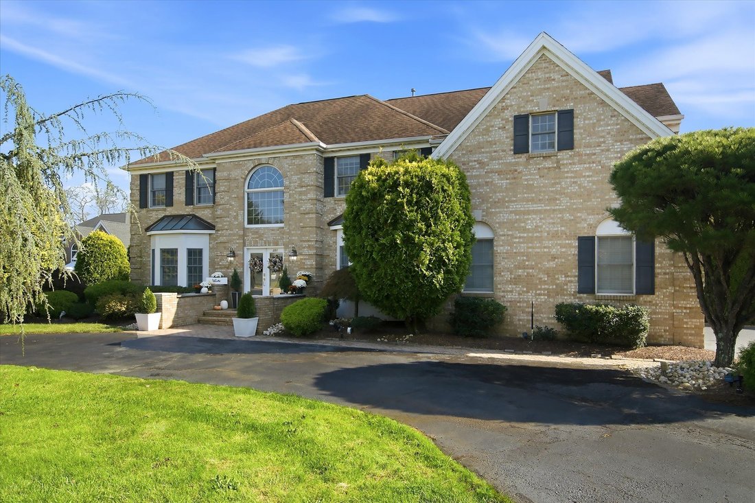 House in Freehold Township, New Jersey, United States 2 - 19137604