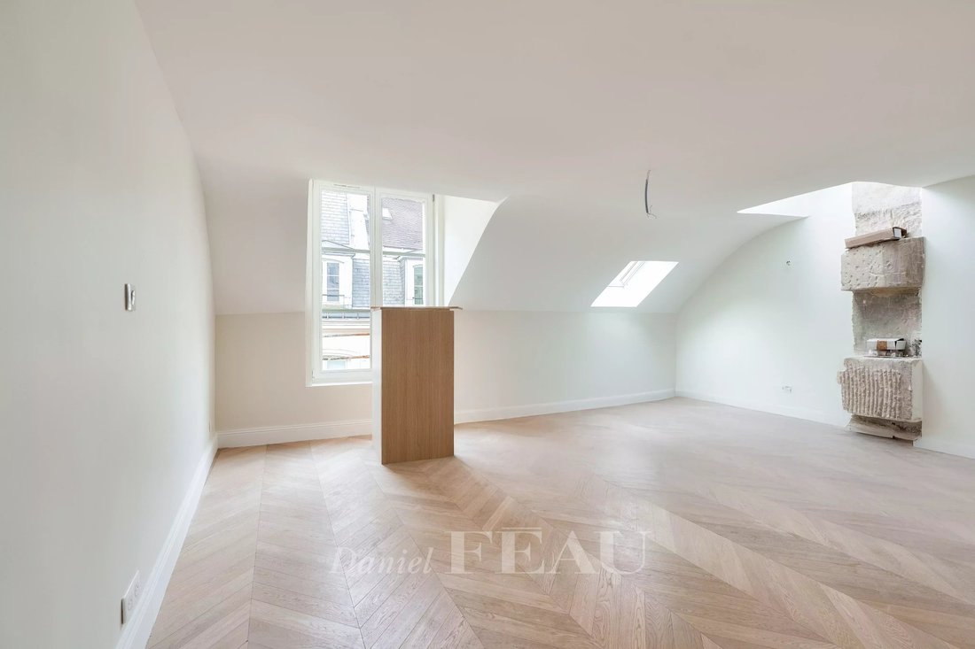 Apartment in Sainte Avoie, Paris 3e Arrondissement, Paris 2 - 19137742