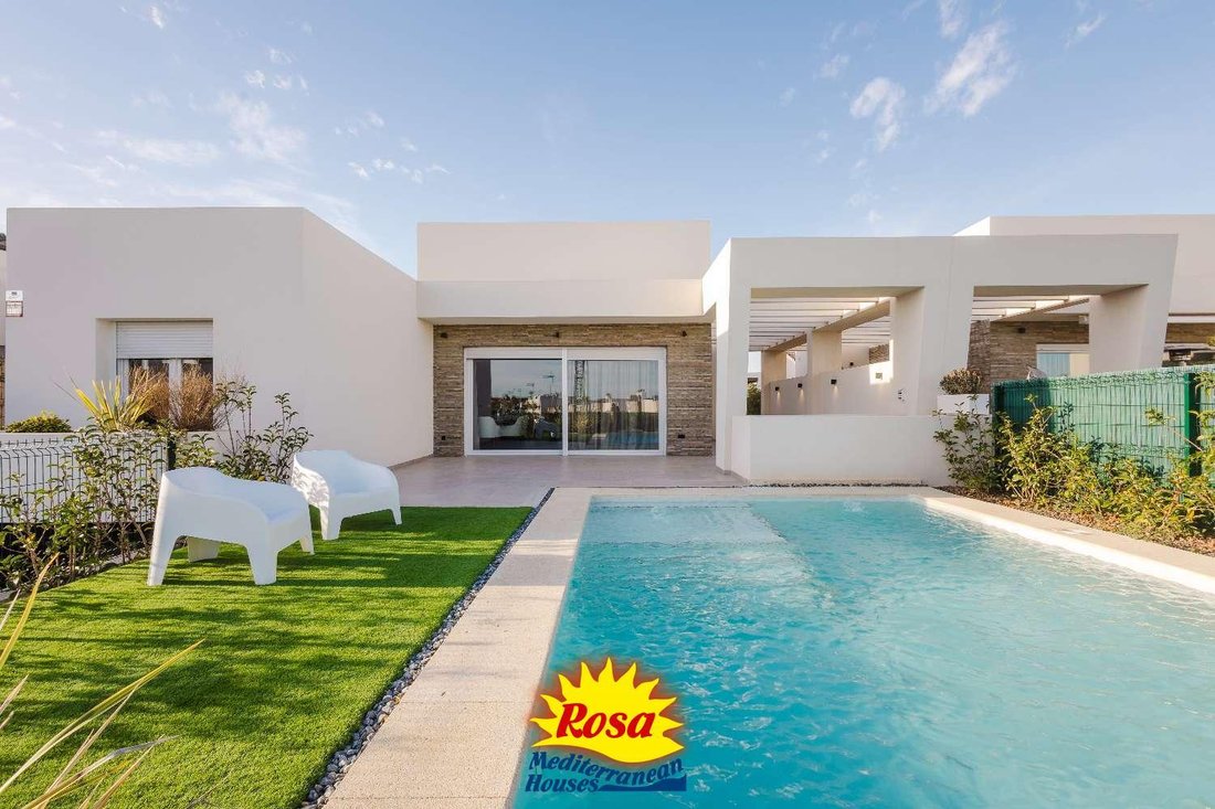 Villa in Almoradi, Valencian Community, Spain 2 - 19137954