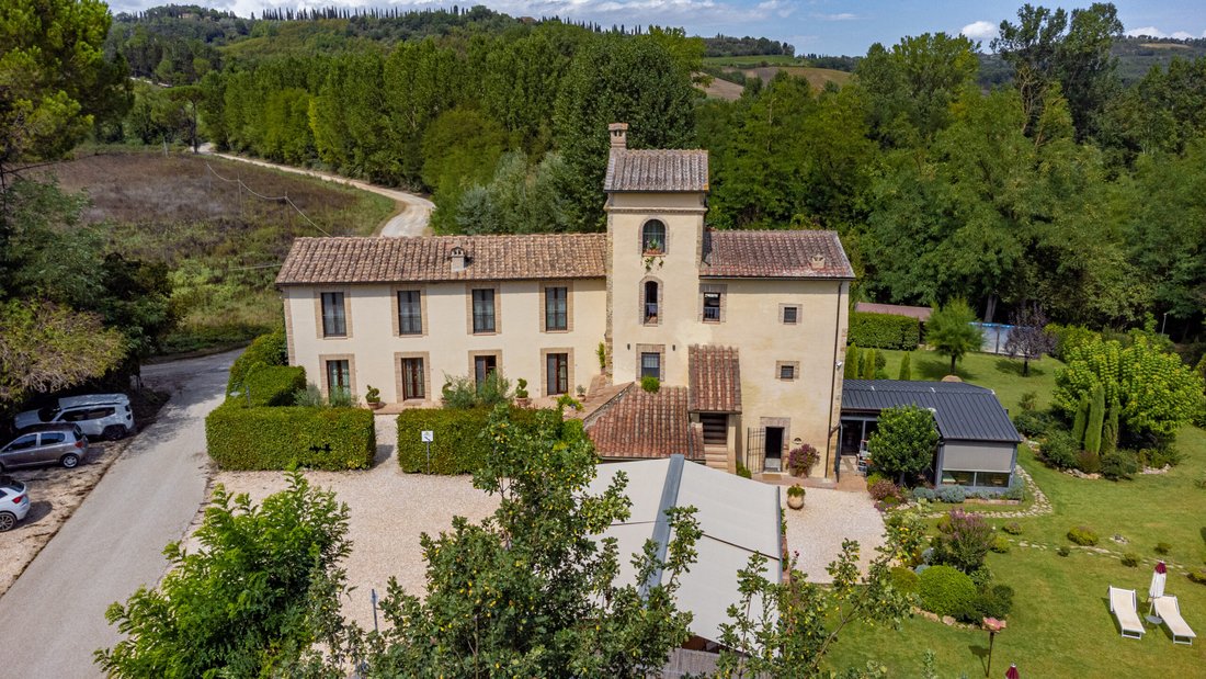 Maisons de campagne à San Gimignano, Toscane, Italie 1 - 19137947