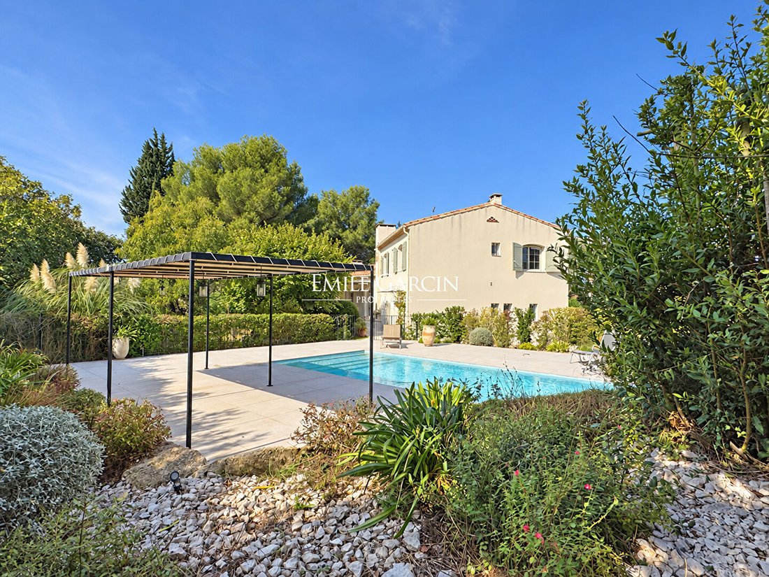 Villa à Fontvieille, Provence-Alpes-Côte d'Azur, France 1 - 19138707