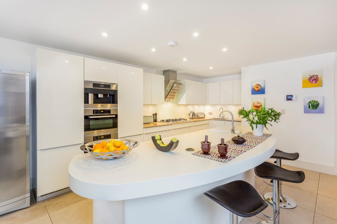 House in West Wimbledon, Merton, England 2 - 19138034