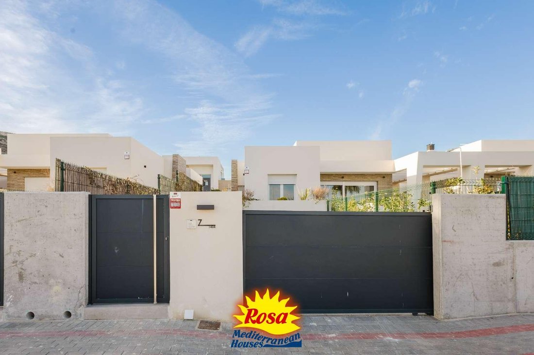 Villa in Almoradi, Valencian Community, Spain 4 - 19137954