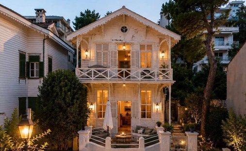 Estate in Kınalıada, İstanbul, Turkey 1