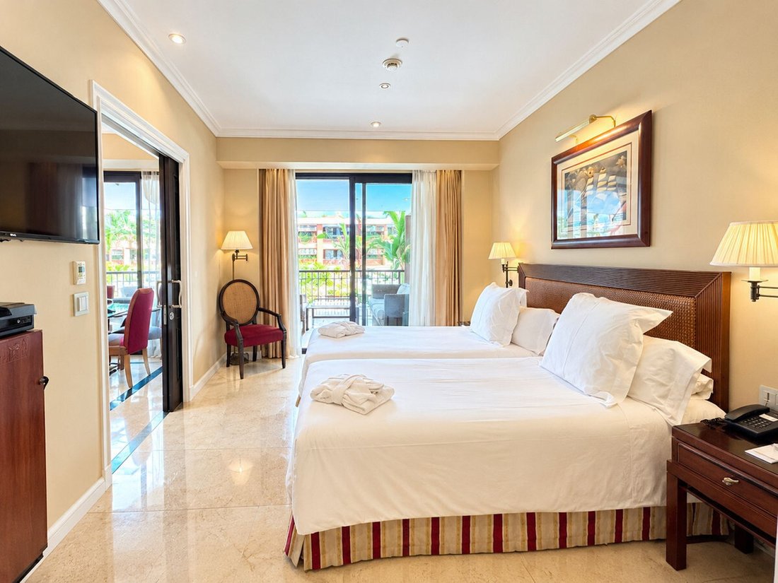 Apartment in Puerto Banus, Marbella, Spain 4 - 19137862