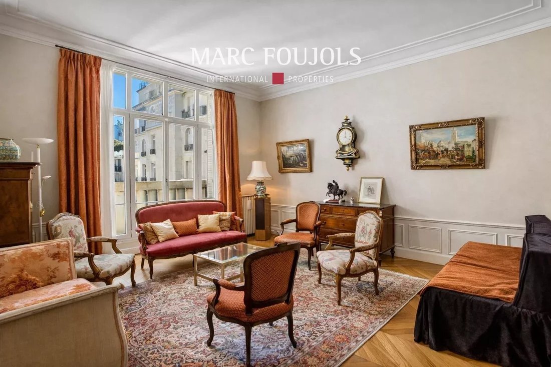 Apartment in La Plaine des Sablons, Neuilly-sur-Seine, France 1 - 16534376