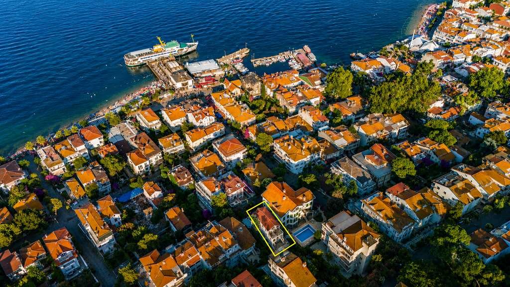 Estate in Kınalıada, İstanbul, Turkey 5 - 19138006