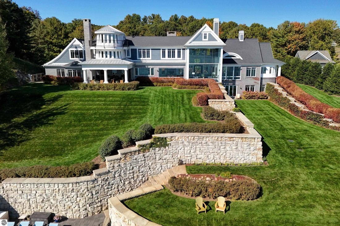 Maison à Traverse City, Michigan, États-Unis 4 - 19137899
