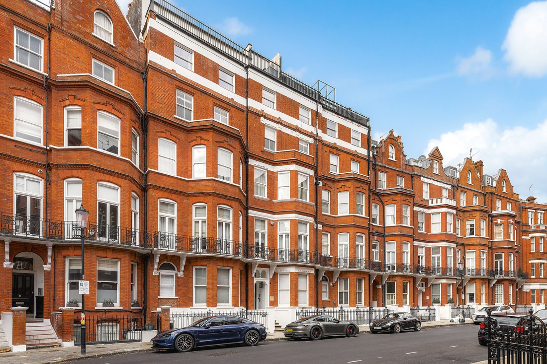 Apartment in Knightsbridge, Kensington And Chelsea, England 1 - 19137770