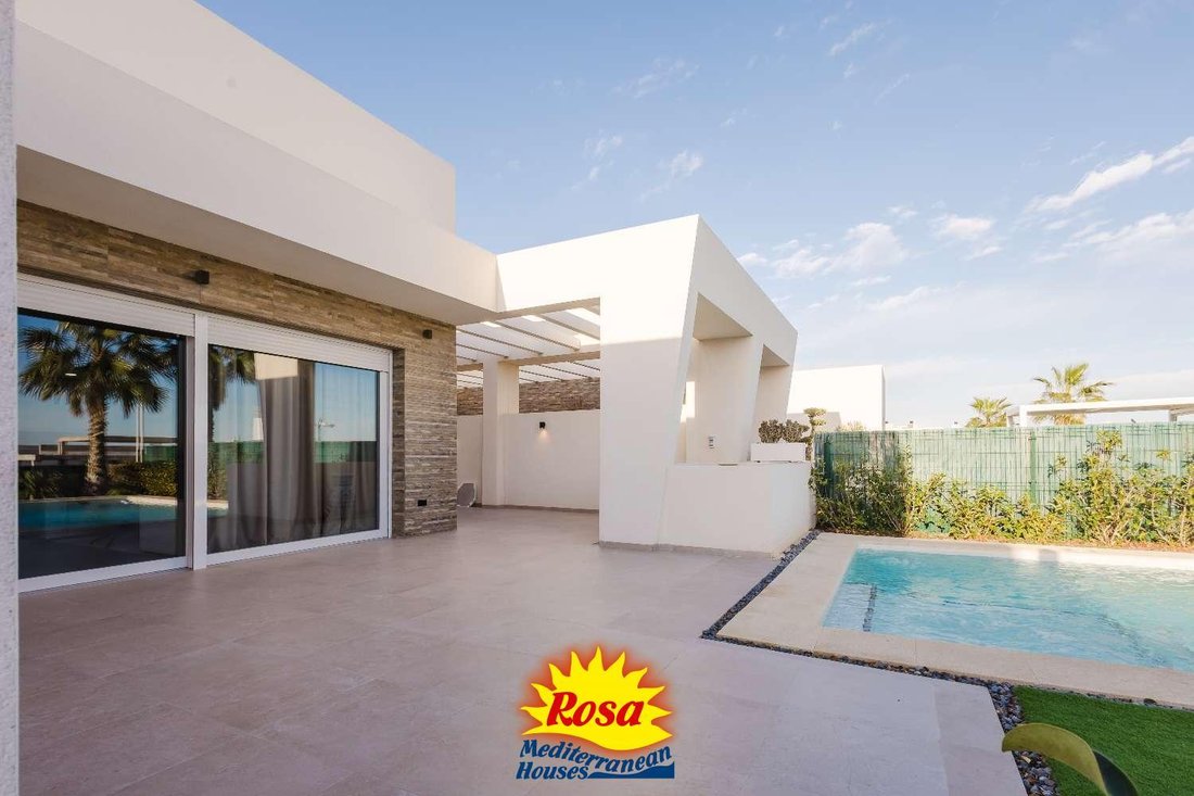 Villa in Almoradi, Valencian Community, Spain 3 - 19137954