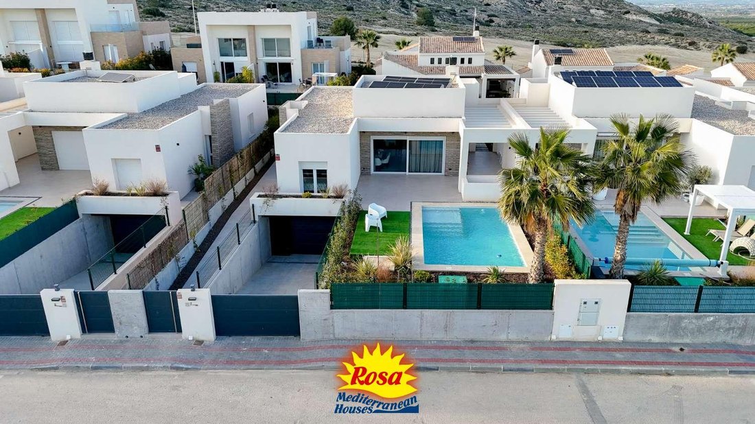 Villa in Almoradi, Valencian Community, Spain 1 - 19137954