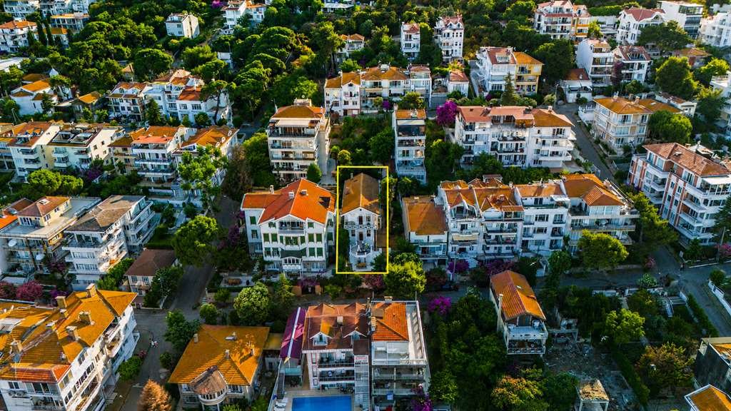 Estate in Kınalıada, İstanbul, Turkey 3 - 19138006