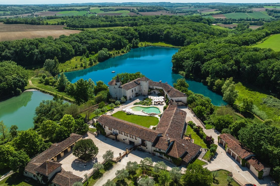 Schloss in Faubourg Nord, Auch, Frankreich 1 - 19138089