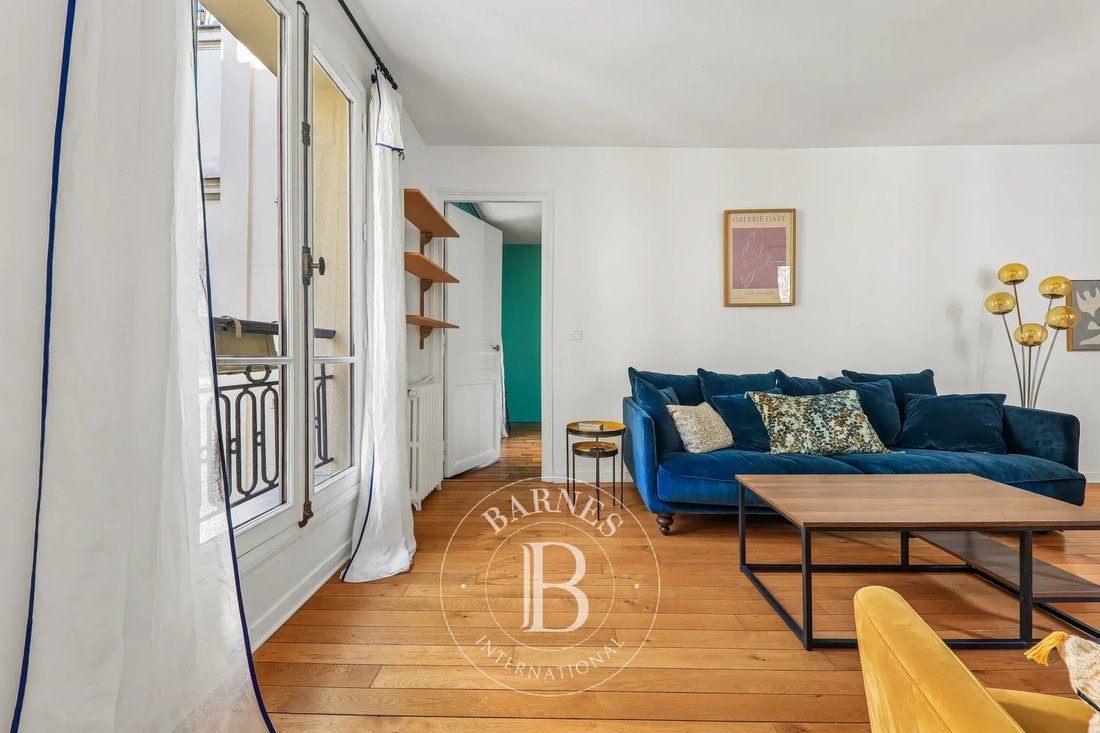 Apartment in Lorette-Martyrs, Paris 9e Arrondissement, Paris 5 - 19137807