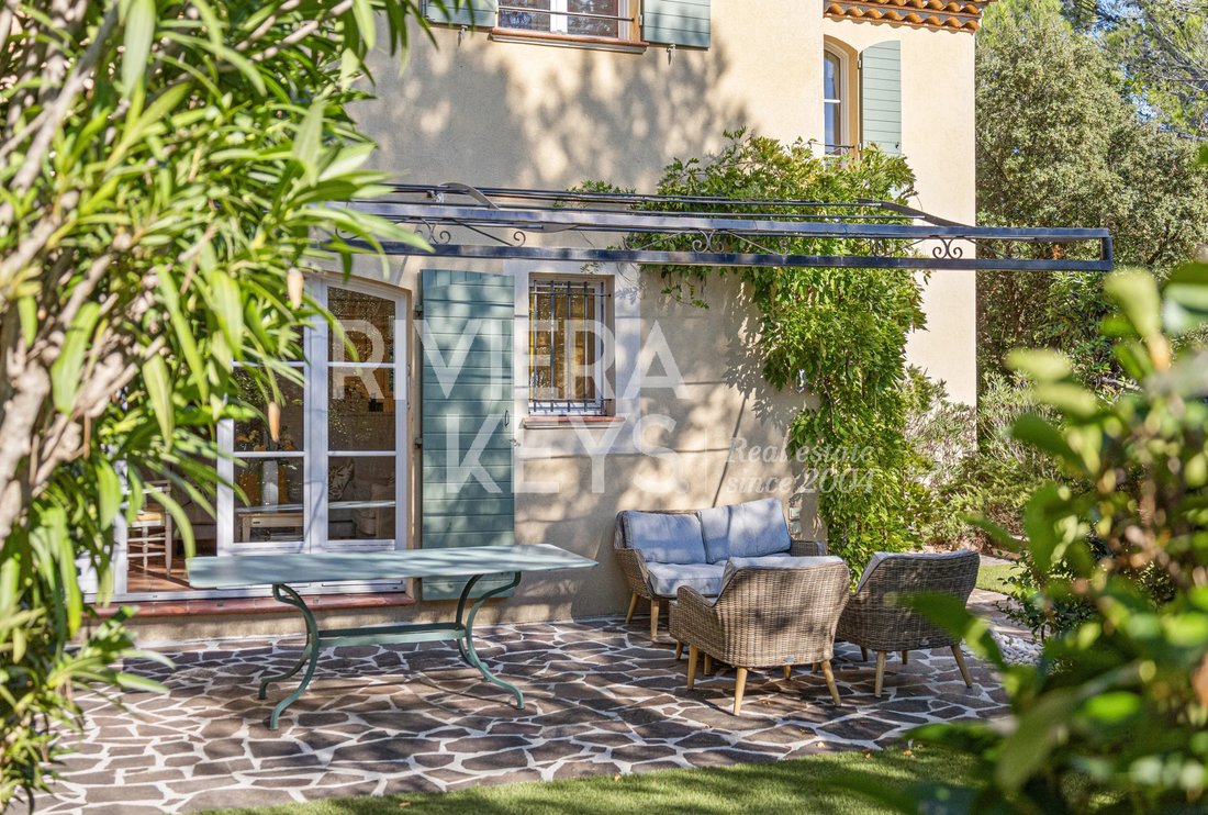 Casa en La Motte, Provenza-Alpes-Costa Azul, Francia 1 - 19137758