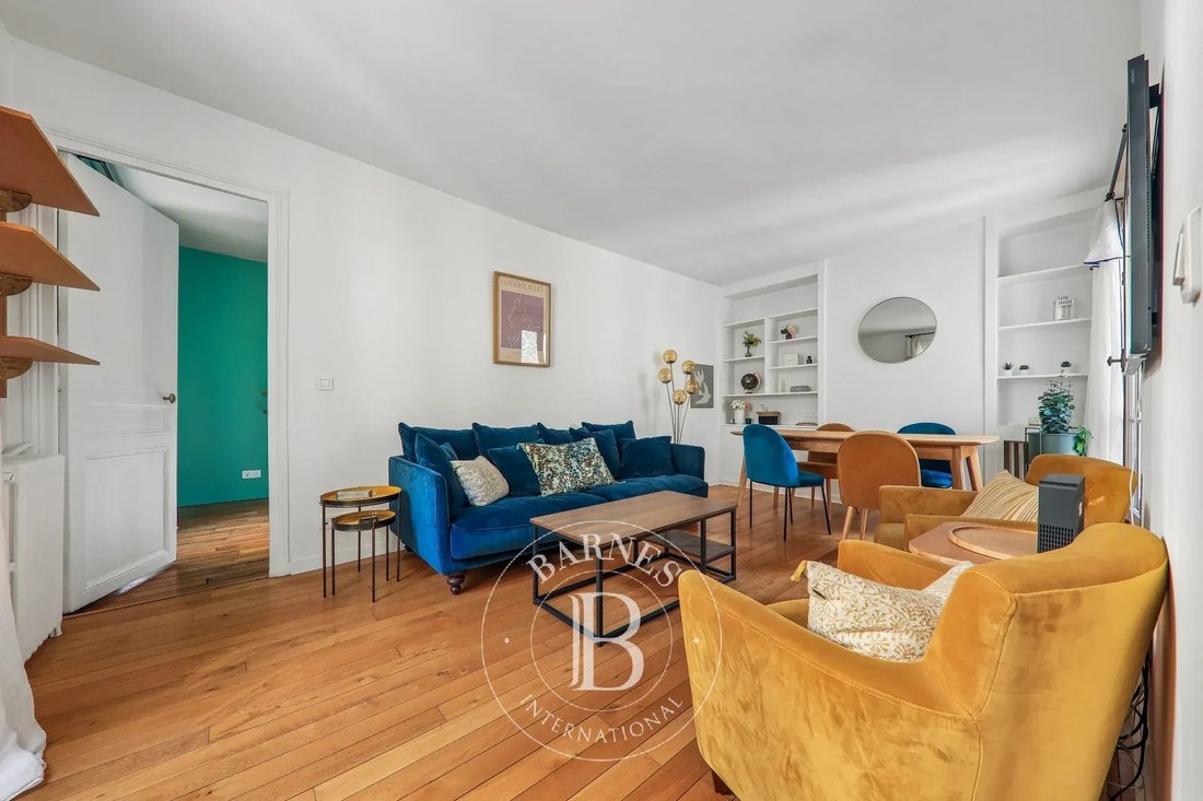 Apartment in Lorette-Martyrs, Paris 9e Arrondissement, Paris 2 - 19137807
