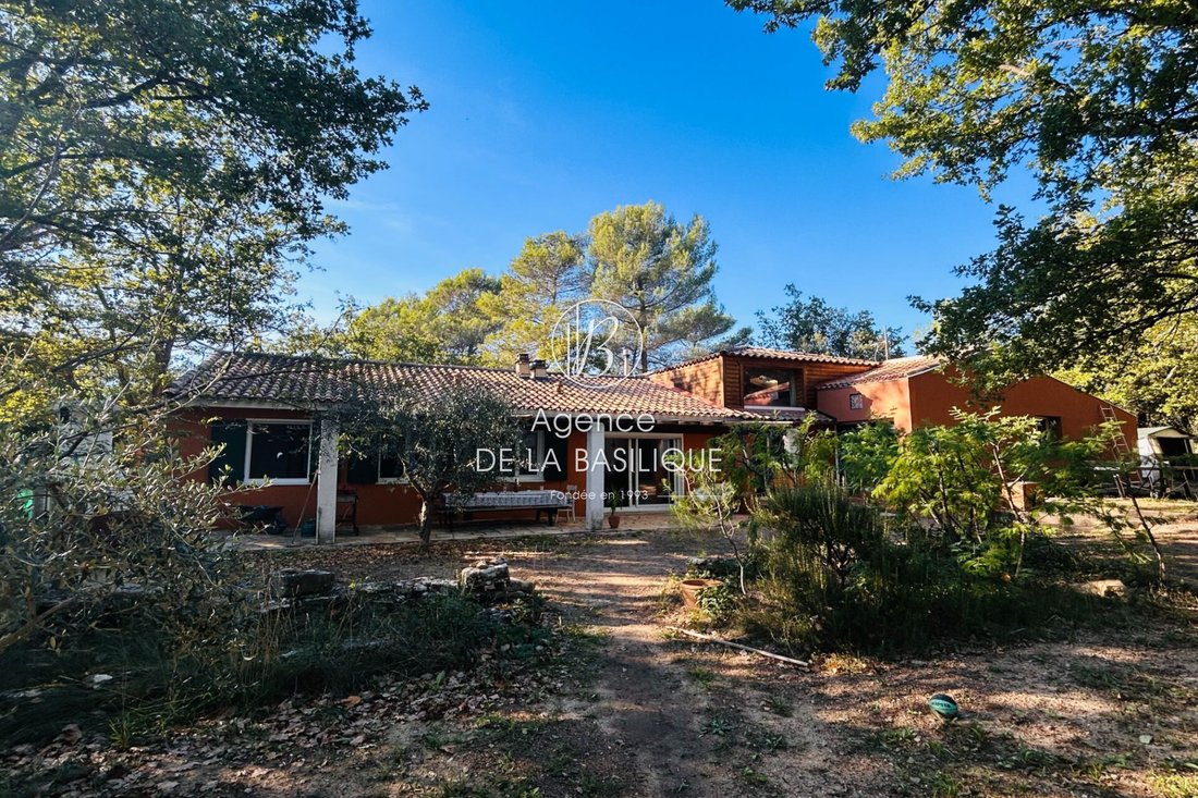 Villa a Pourrières, Provenza-Alpi-Costa Azzurra, Francia 1 - 19138423