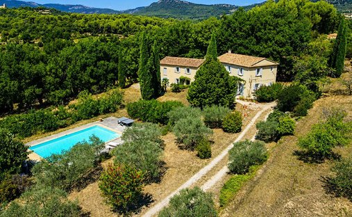 House in Le Barroux, Provence-Alpes-Côte d'Azur, France 1