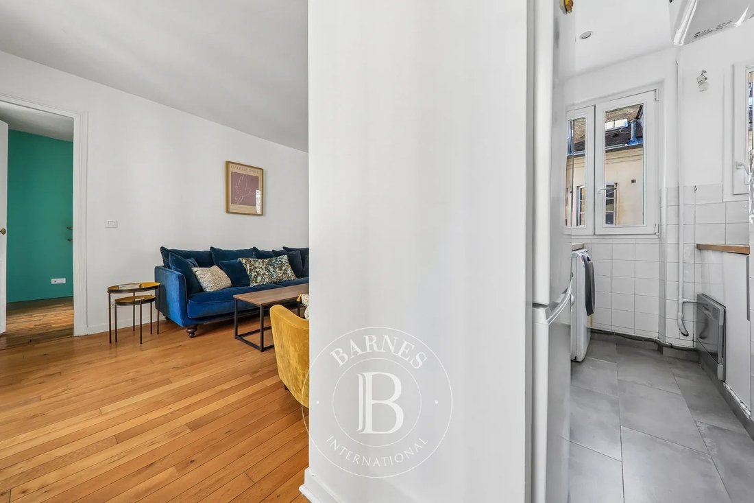 Apartment in Lorette-Martyrs, Paris 9e Arrondissement, Paris 3 - 19137807