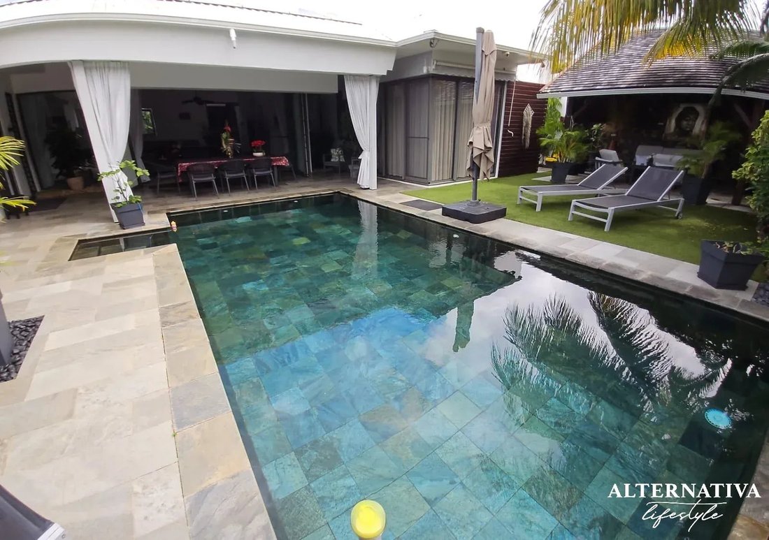 Villa in Grand Baie, Rivière du Rempart District, Mauritius 1 - 19137926