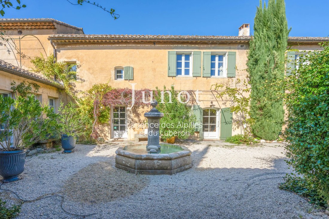 Landhaus in Gordes, Provence-Alpes-Côte d'Azur, Frankreich 1 - 19060622