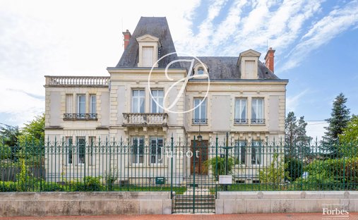 Domaine à La Guerche-sur-l'Aubois, Centre-Val de Loire, France 1