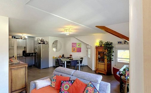 Appartamento a Cranves-Sales, Auvergne-Rodano-Alpi, Francia 1