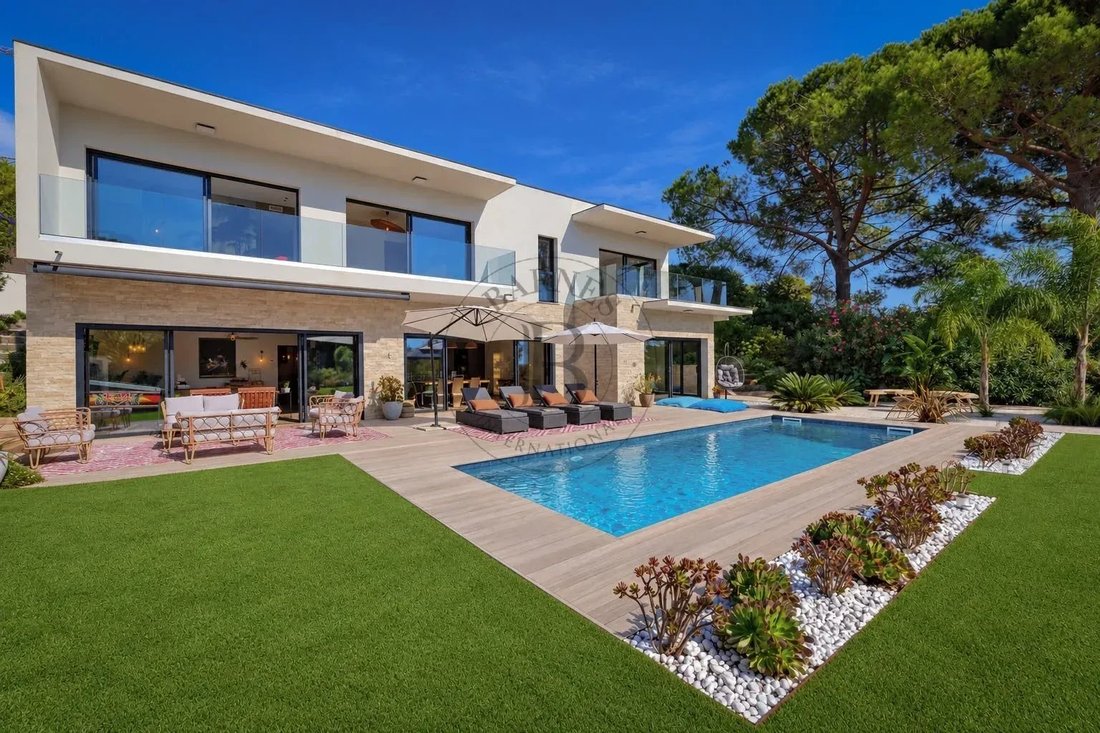 Casa en Mougins, Provenza-Alpes-Costa Azul, Francia 1 - 19138302