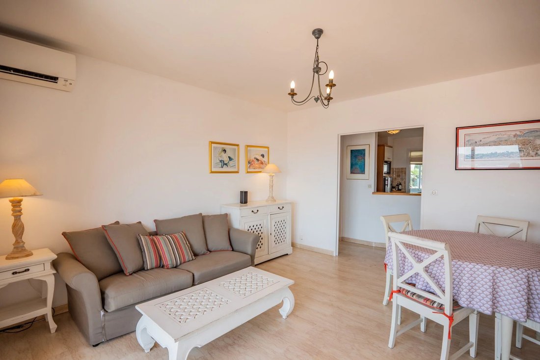 Apartamento en Ville-Les Saquedes-Le Bouillonnet, Sainte-Maxime, Francia 3 - 19138301