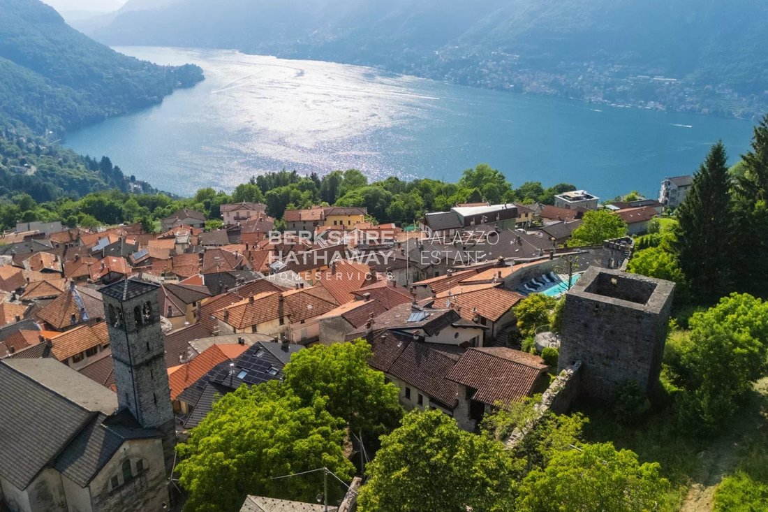 Schloss in Faggeto Lario, Lombardei, Italien 1 - 19138504