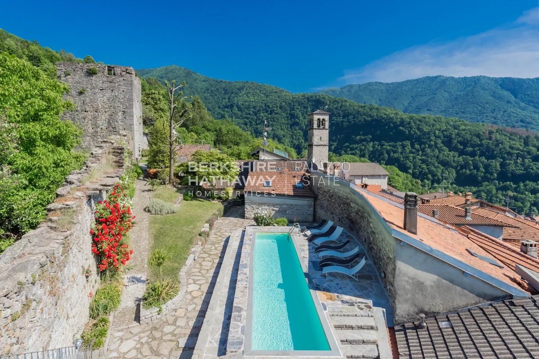 Schloss in Faggeto Lario, Lombardei, Italien 4 - 19138504