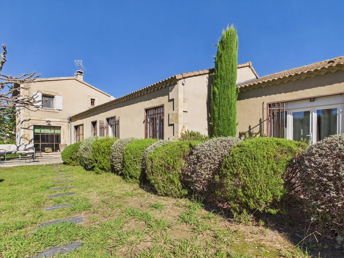 Casa en Fontvieille, Provenza-Alpes-Costa Azul, Francia 3 - 19138312