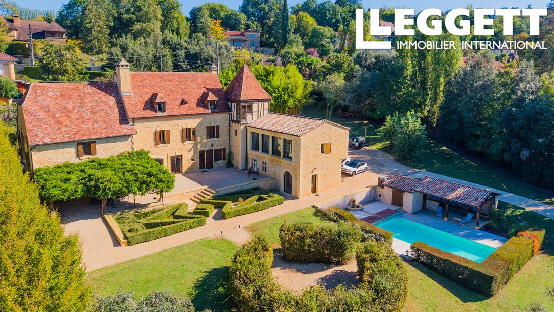 Villa in Sarlat-la-Canéda, Nouvelle-Aquitaine, France 1 - 19138245
