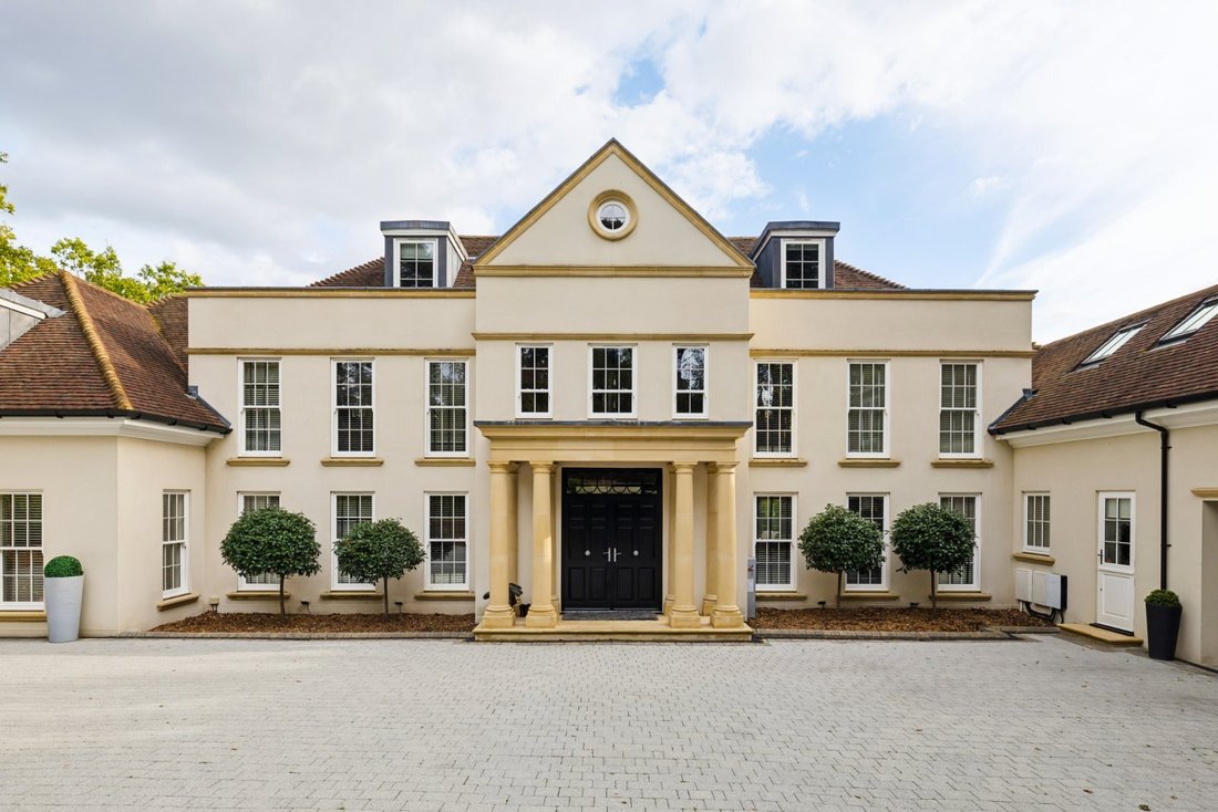 Haus in Whitmoor, Worplesdon, England 4 - 19138053