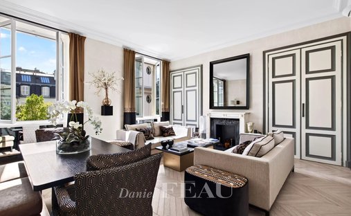 Apartment in Saint Thomas d'Aquin, Paris 7e Arrondissement, Paris 1