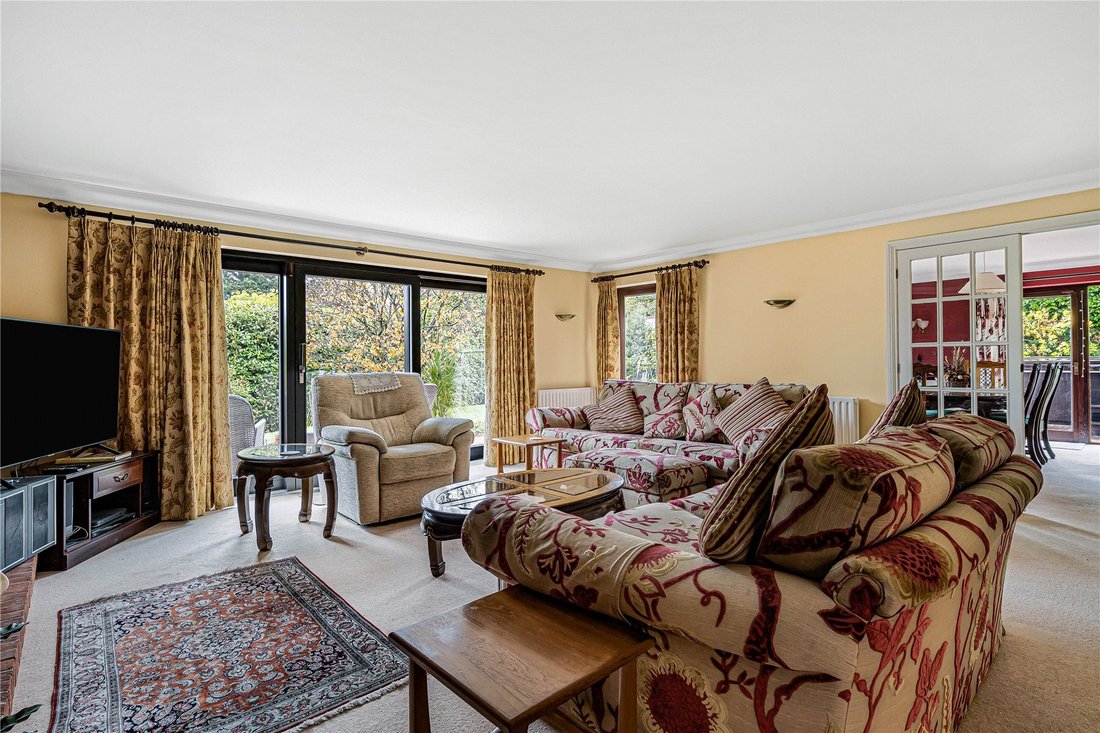 House in Almshouse Common, Beacon Hill, England 2 - 19137944