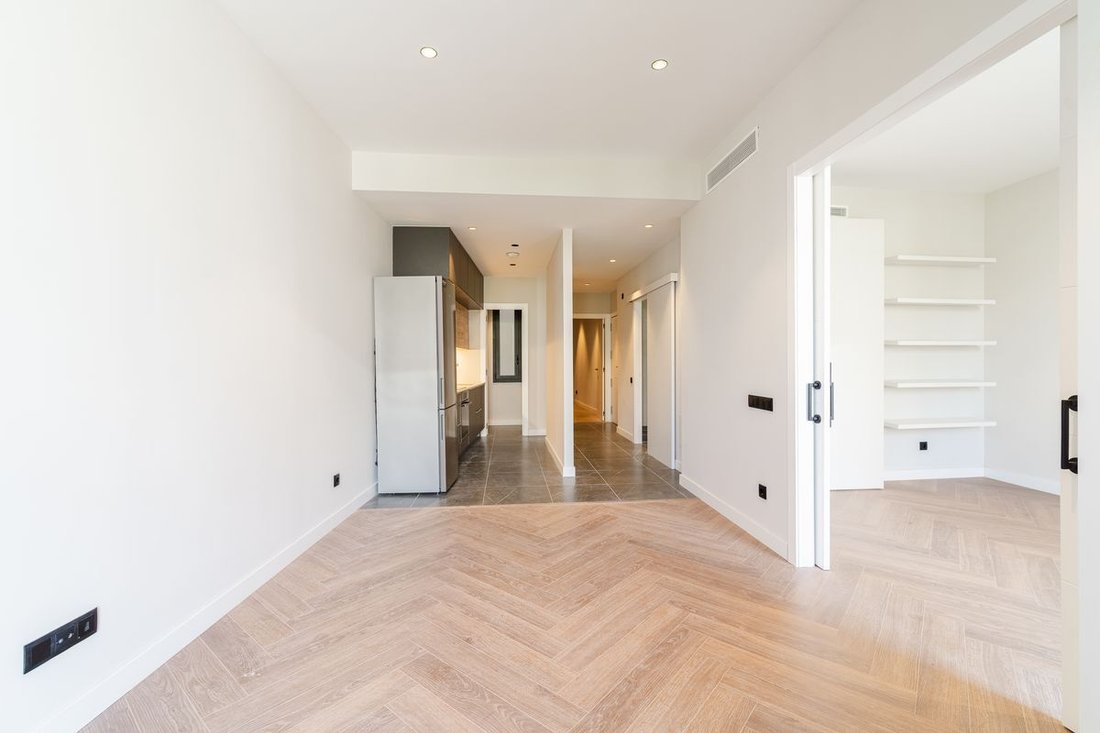 Wohnung in Eixample, Barcelona, Spanien 4 - 19138306