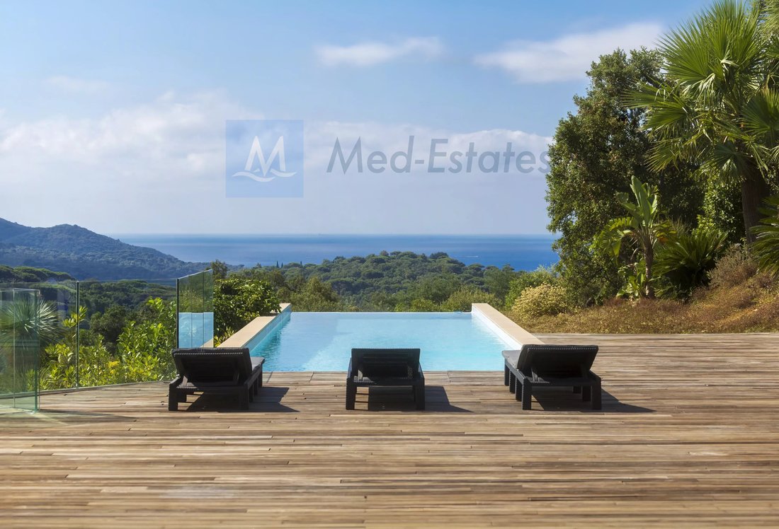 Villa à La Croix-Valmer, Provence-Alpes-Côte d'Azur, France 1 - 19137976