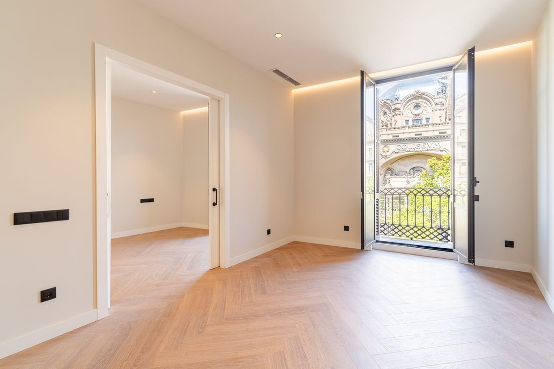 Wohnung in Eixample, Barcelona, Spanien 5 - 19138306