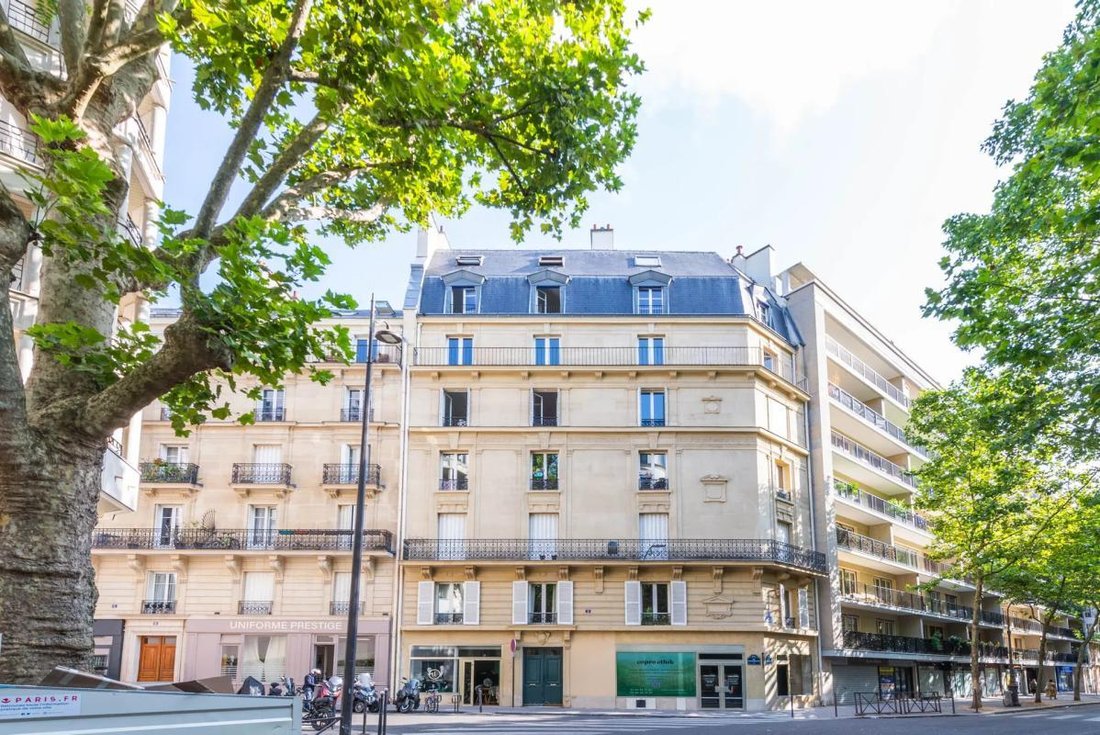 Apartment in Auteuil Nord, Paris 16e Arrondissement, Paris 1 - 19138280