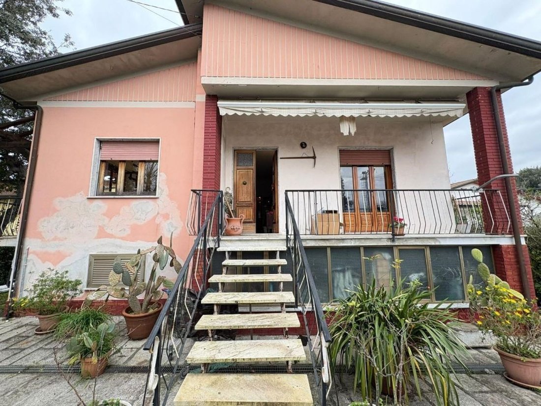 Villa in Cinquale, Montignoso, Tuscany 1 - 19137759
