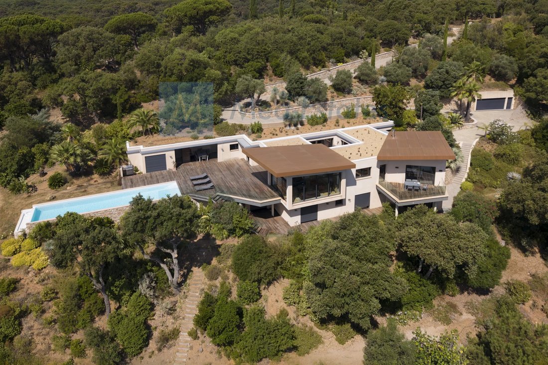 Villa à La Croix-Valmer, Provence-Alpes-Côte d'Azur, France 3 - 19137976