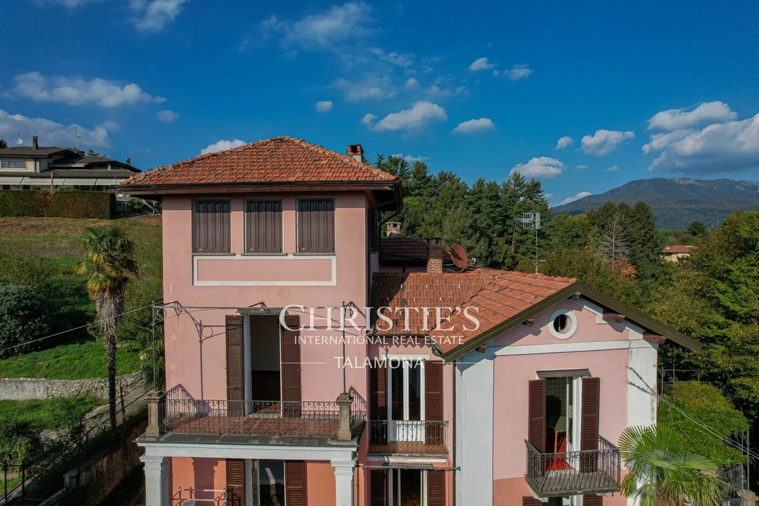 Apartment in Besozzo, Lombardy, Italy 1 - 19137771