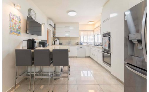 House in Ra'anana, Center District, Israel 1
