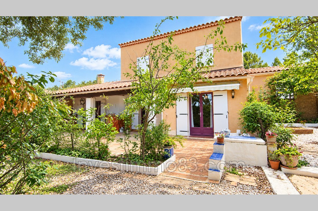 Villa in Sainte-Anastasie-sur-Issole, Provence-Alpes-Côte d'Azur, France 1 - 18762957