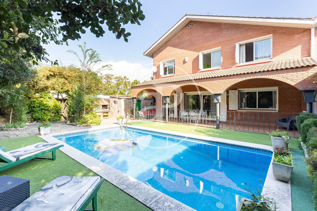 Villa a Cerdanyola del Vallès, Catalogna, Spagna 1 - 19143138
